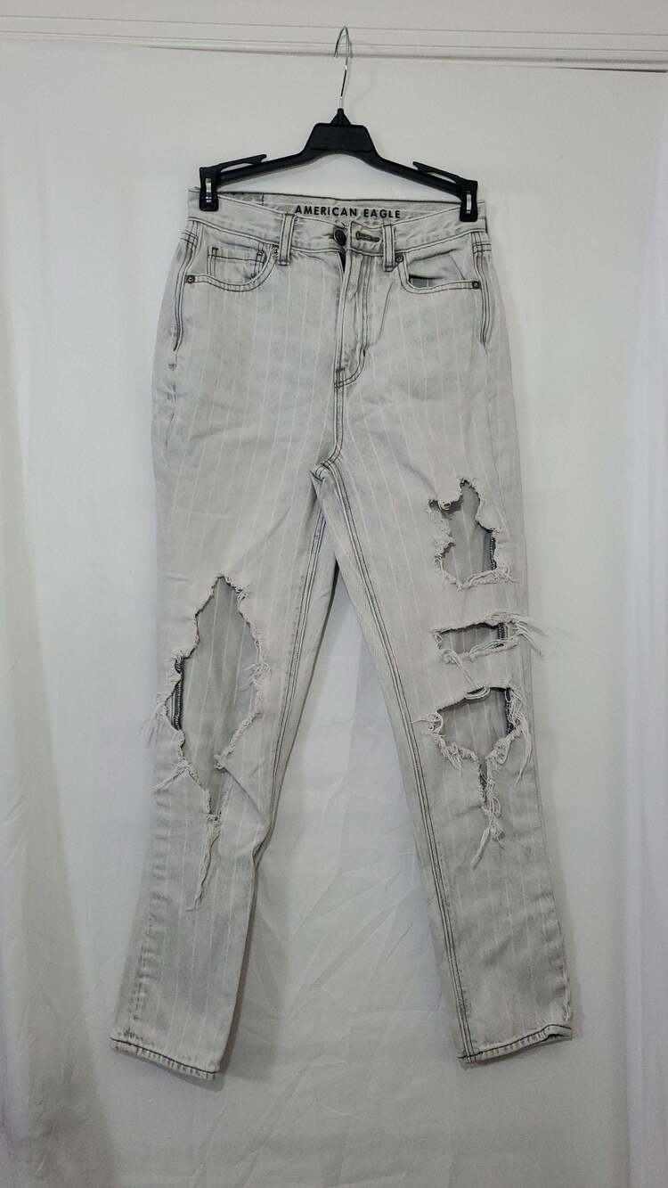 American Eagle Pinstripe Distressed Mom Jeans Size 00 Regular